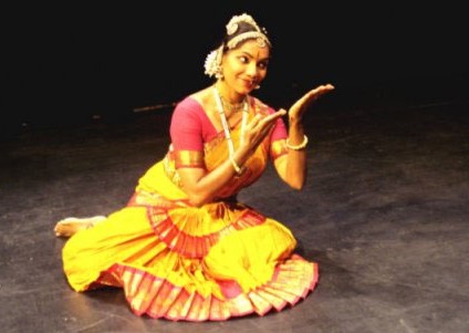 Shaly Vijayen performs Bharata Natyam
